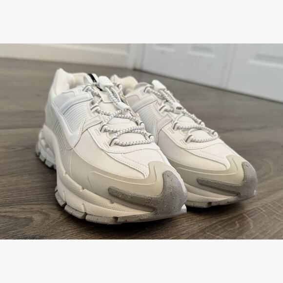 Size 9.5 - Nike Zoom Vomero Roam Summit White W - Picture 1 of 7